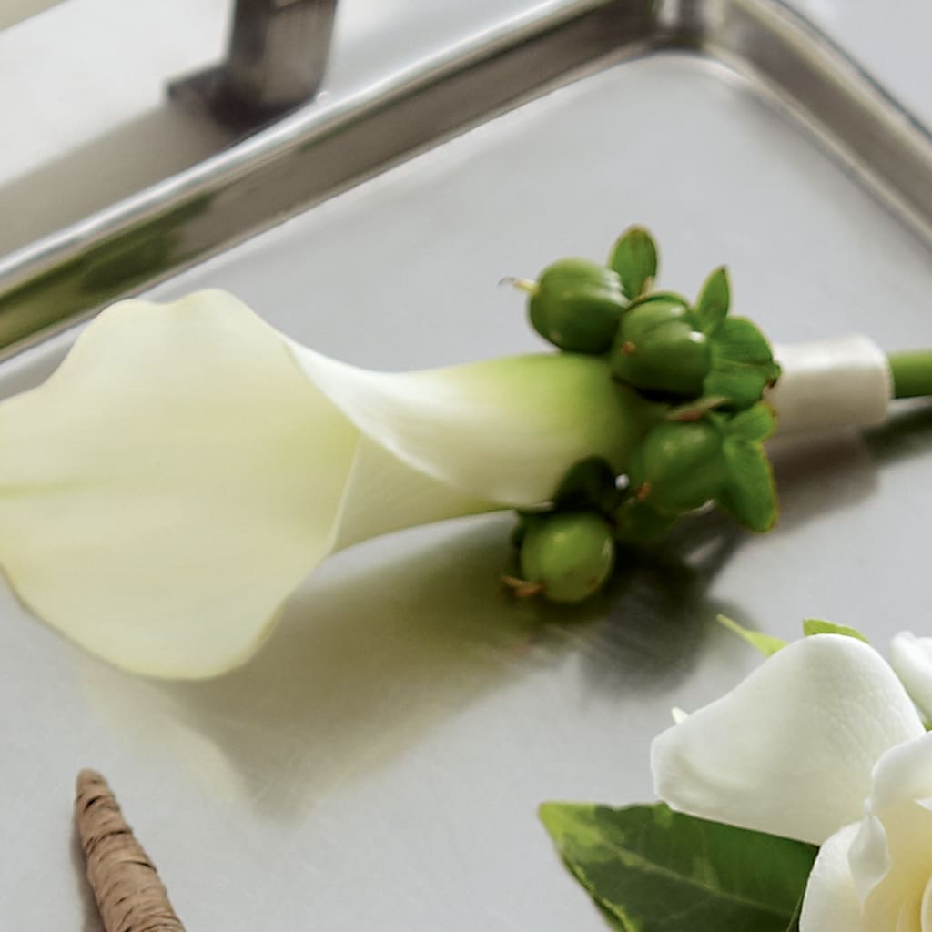 White Calla Boutonniere – Lolas Blooms, Somerset NJ