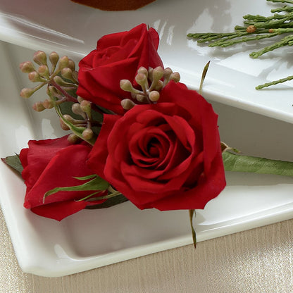Red Spray Rose Boutonniere –  Lolas Blooms, Somerset NJ